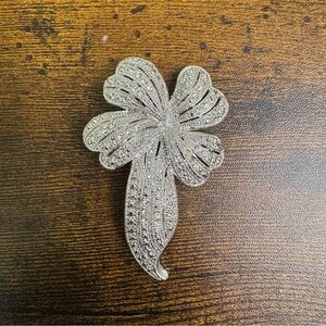 Art Deco Style Crystal Pave Silver Flower Brooch Pin CALLOUT